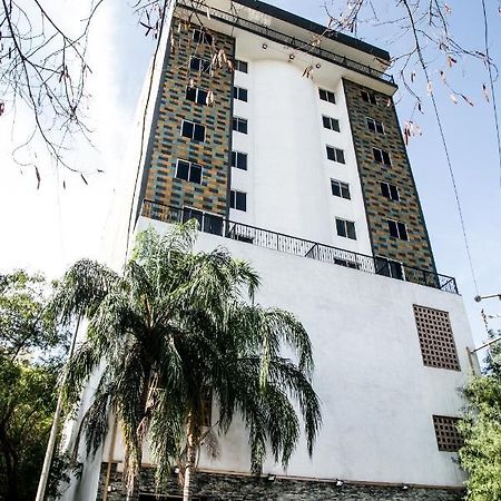 Booking Dioh Monterrey Extérieur photo