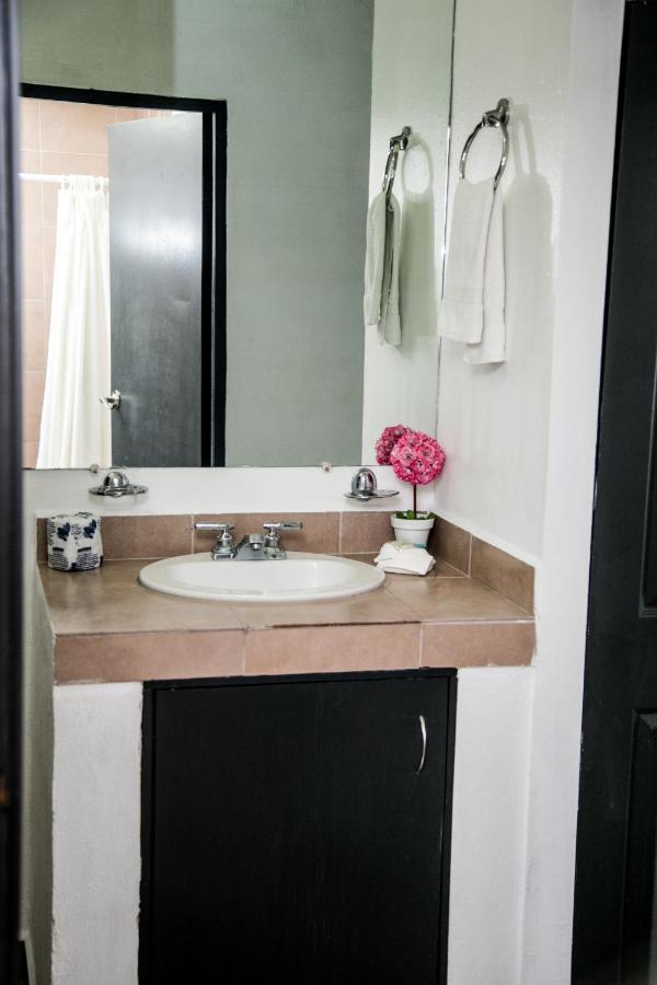 Booking Dioh Monterrey Extérieur photo