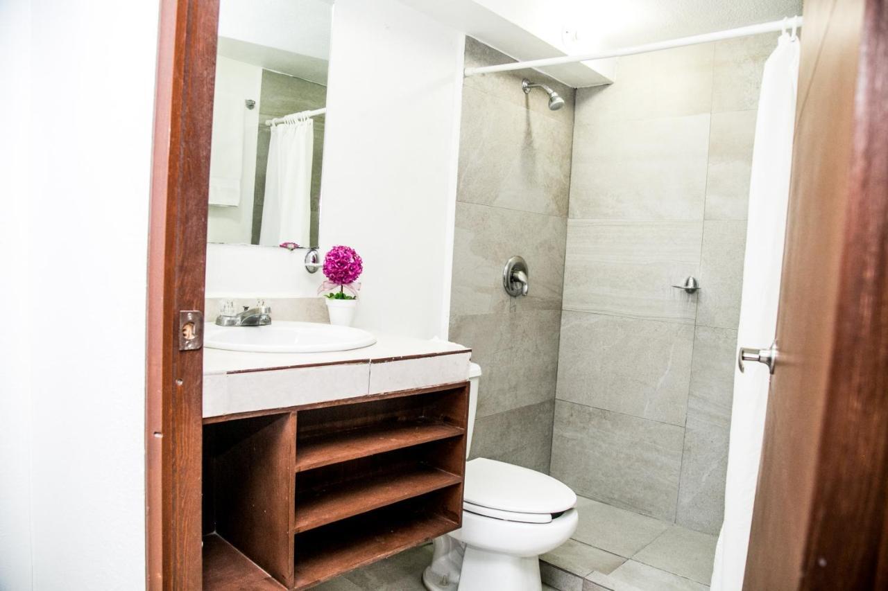 Booking Dioh Monterrey Extérieur photo