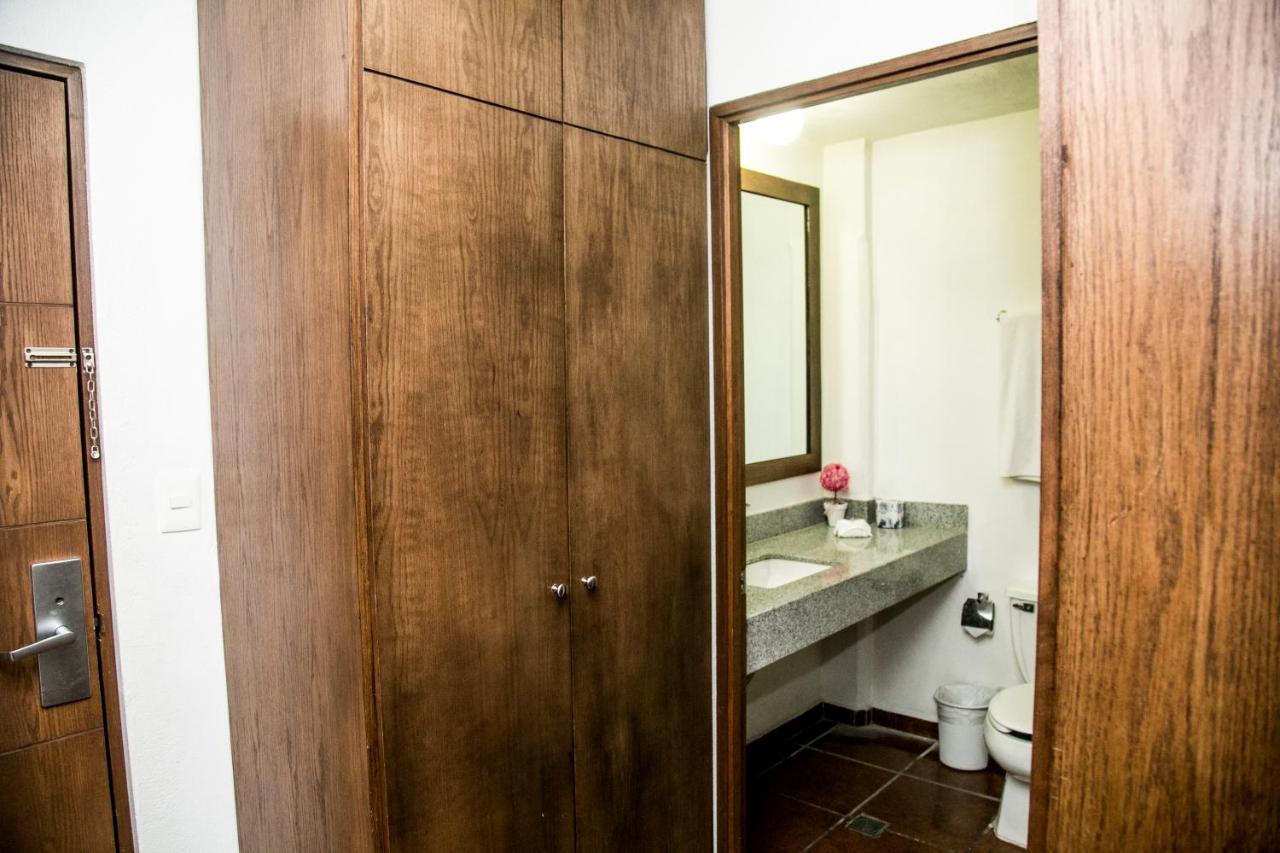 Booking Dioh Monterrey Extérieur photo