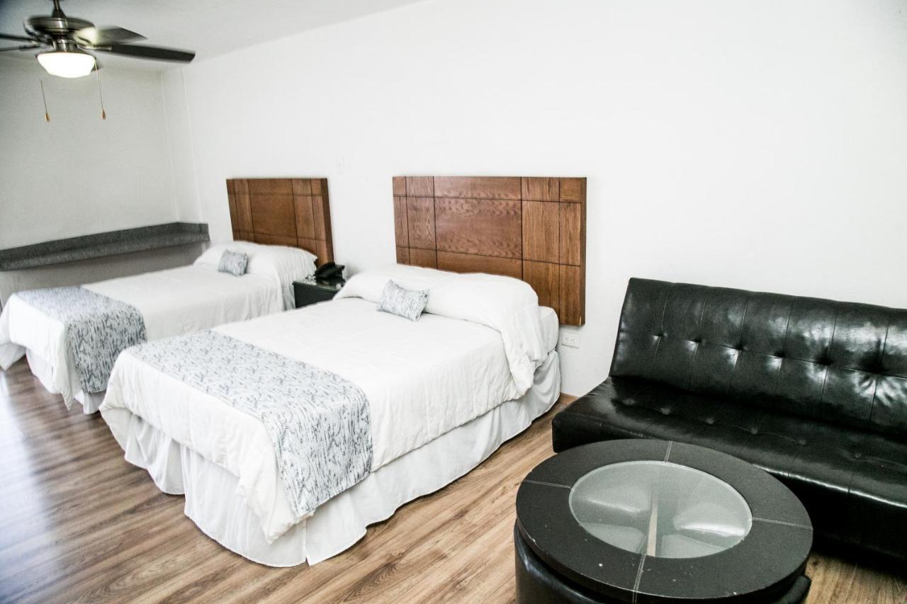 Booking Dioh Monterrey Extérieur photo
