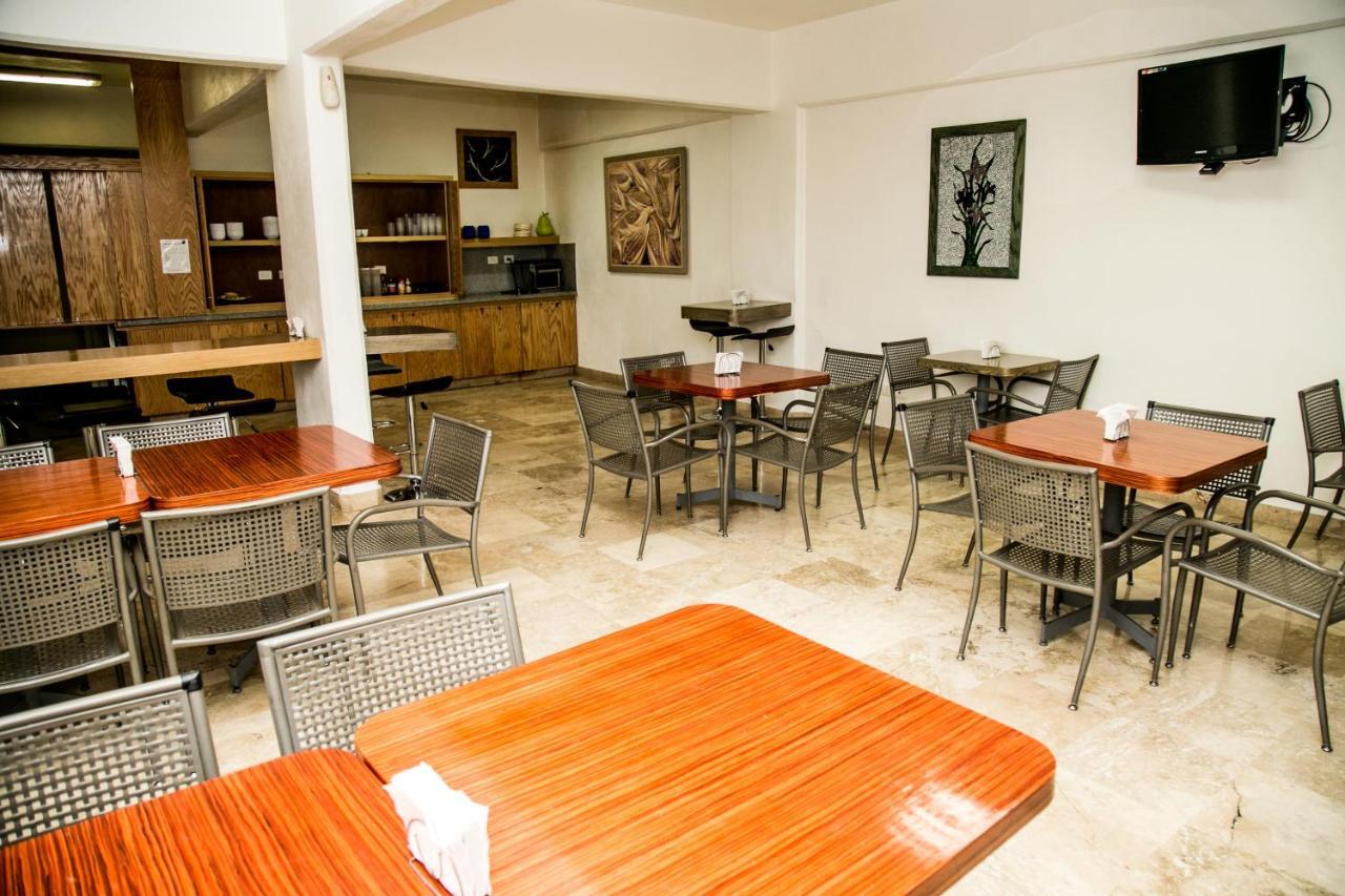 Booking Dioh Monterrey Extérieur photo