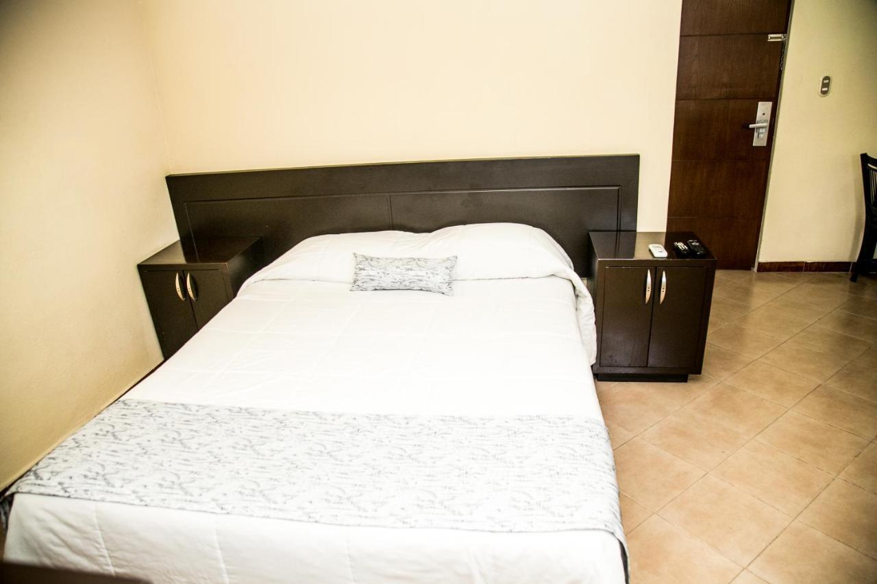 Booking Dioh Monterrey Extérieur photo