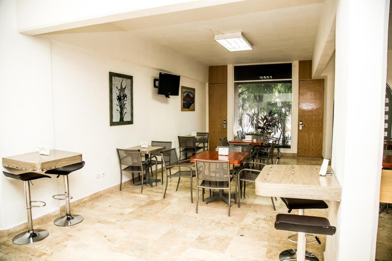 Booking Dioh Monterrey Extérieur photo