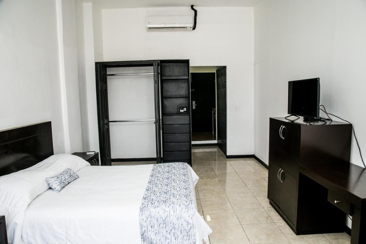 Booking Dioh Monterrey Extérieur photo