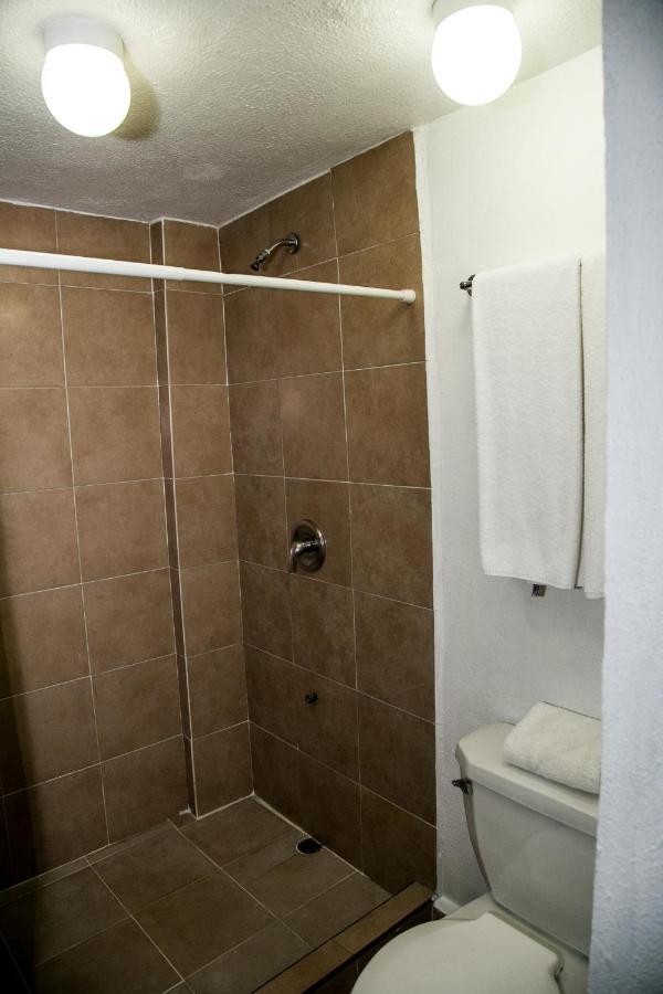 Booking Dioh Monterrey Extérieur photo
